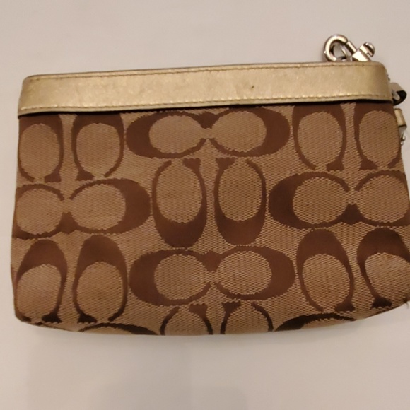 💌Coach / Gold Wristlet - Picture 3 of 4